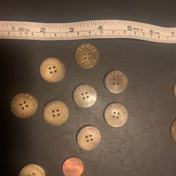 HERMES ~ TWO Authentic Vintage Horn Buttons - Picture 2 of 2